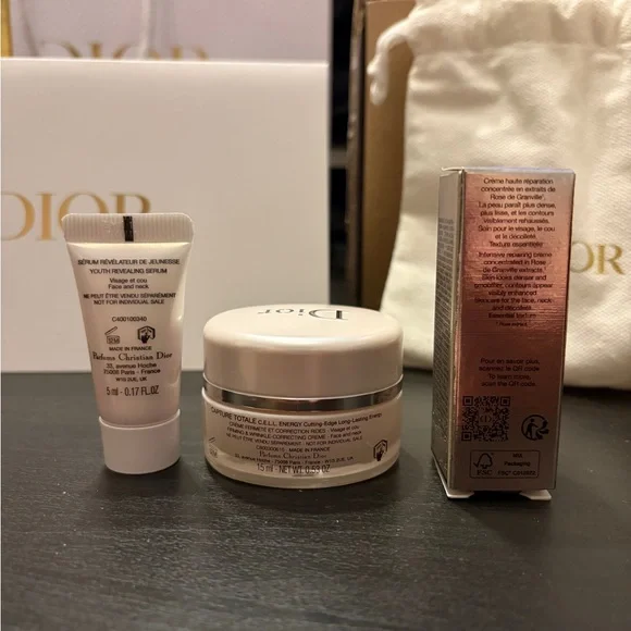 Dior pouch and a 3 exclusive miniatures - Picture 3 of 15